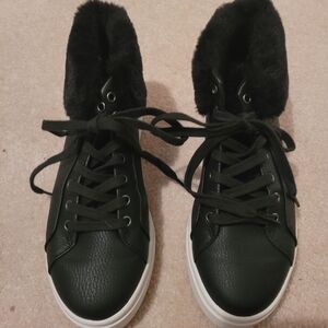 Koolaburra Black Lace Up Boots with Black Fur